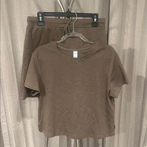 Casual Green Women's Two-Piece Set - Crop Tee & Drawstring Skort